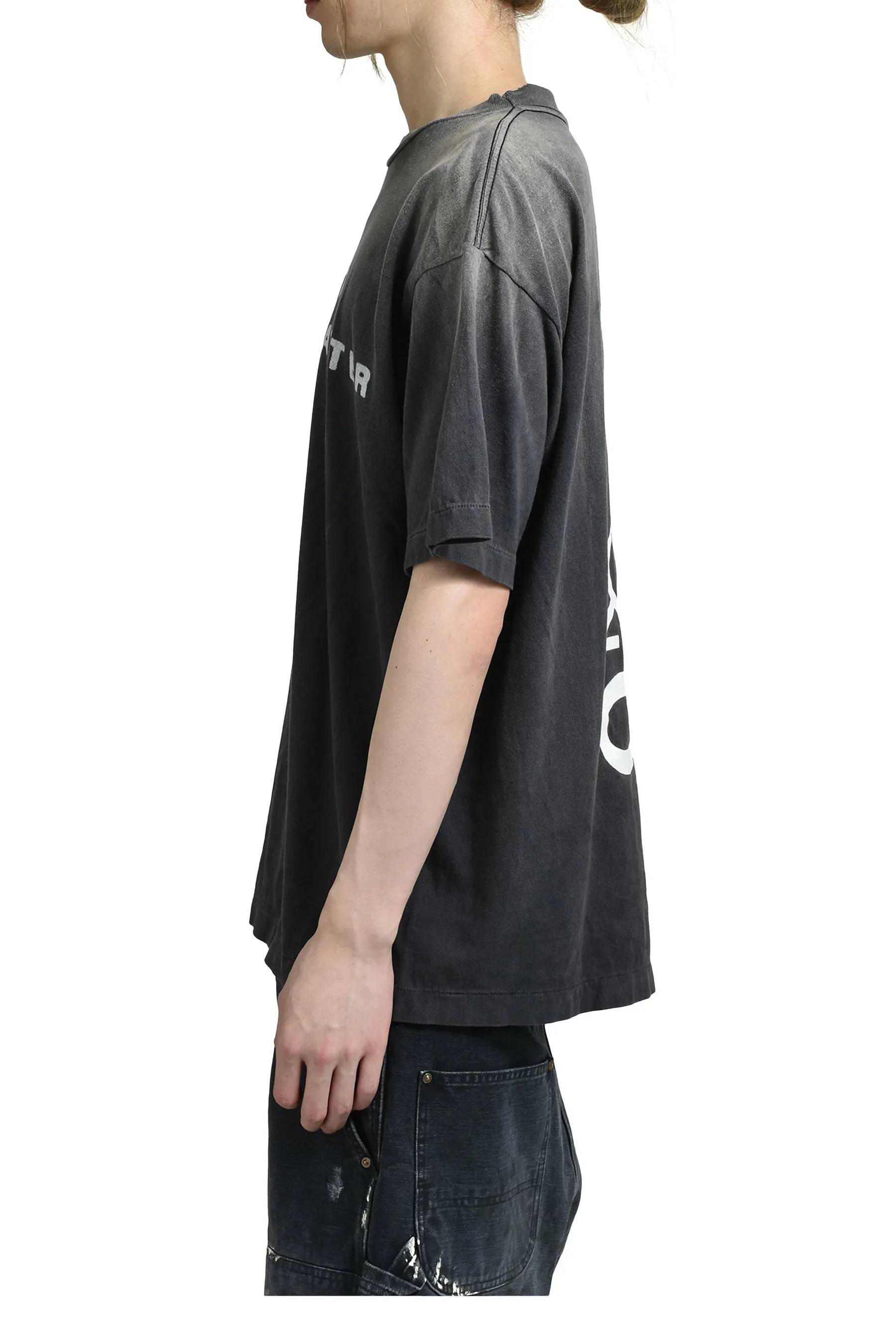 SAINT Mxxxxxx CANDLE SS TEE/BLK Slogan candle distressed TEE Little angel short sleeves on the back Washed in black S-XL Same as the original version Cylindrical side seam OE yarn fabric Garment dyeing Fade in heavy washes Fade with horse plaster on the bust Correct version matching Original version accessories Original level printing restoration